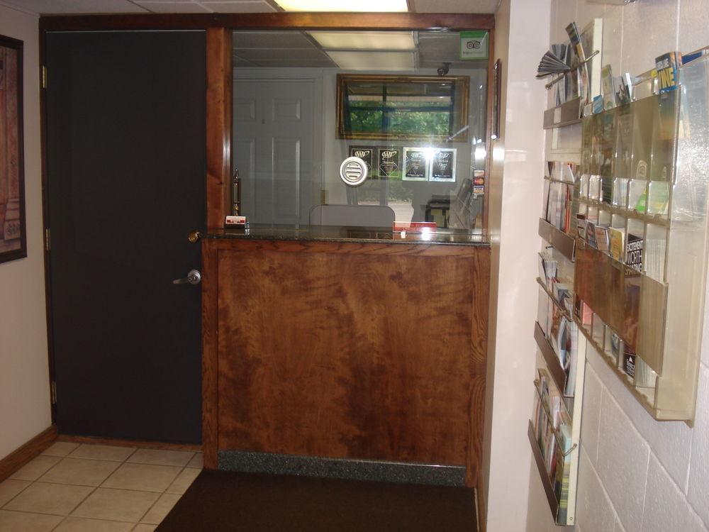 Budget Inn Bath Exterior photo