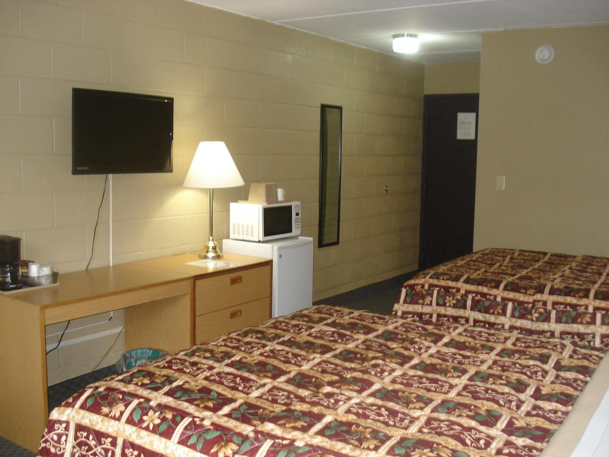 Budget Inn Bath Exterior photo