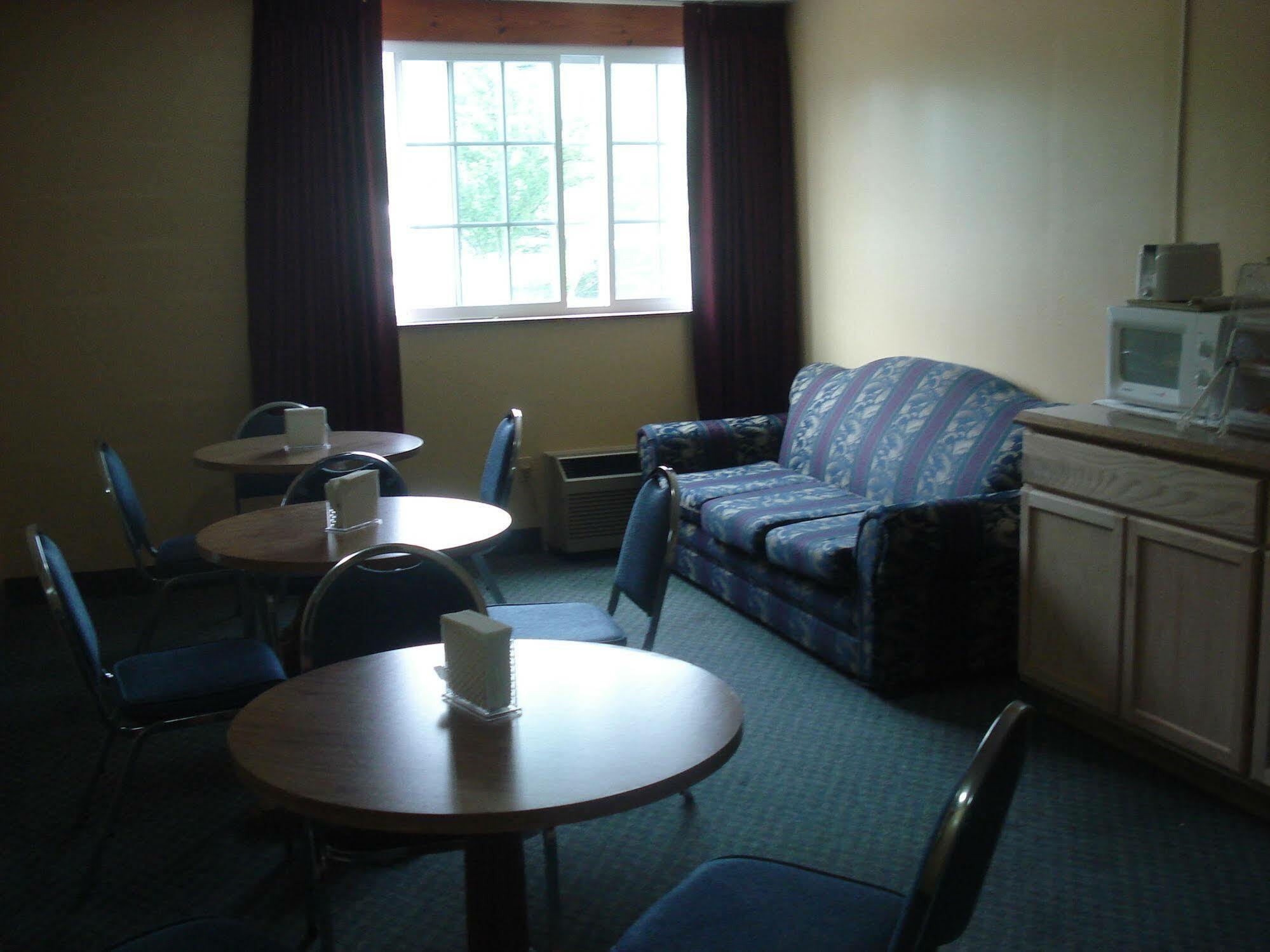 Budget Inn Bath Exterior photo