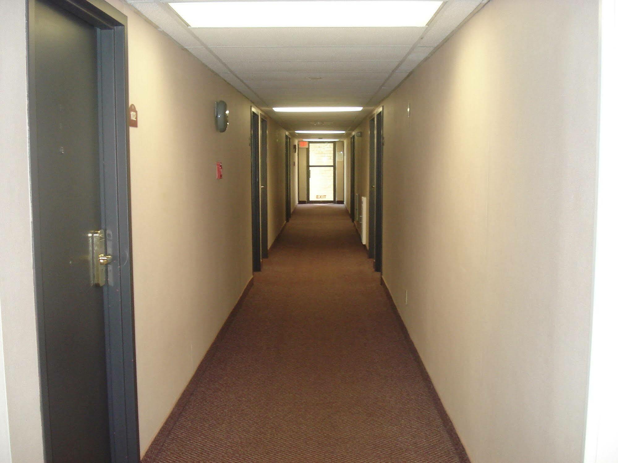 Budget Inn Bath Exterior photo